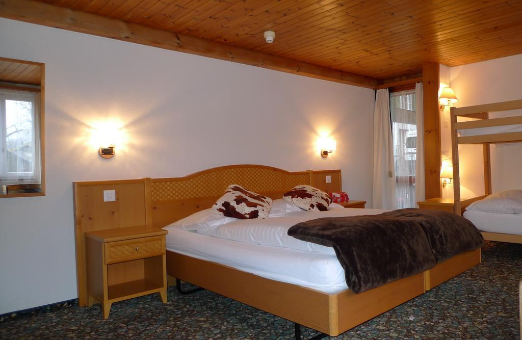 Hotel Oberland 2*