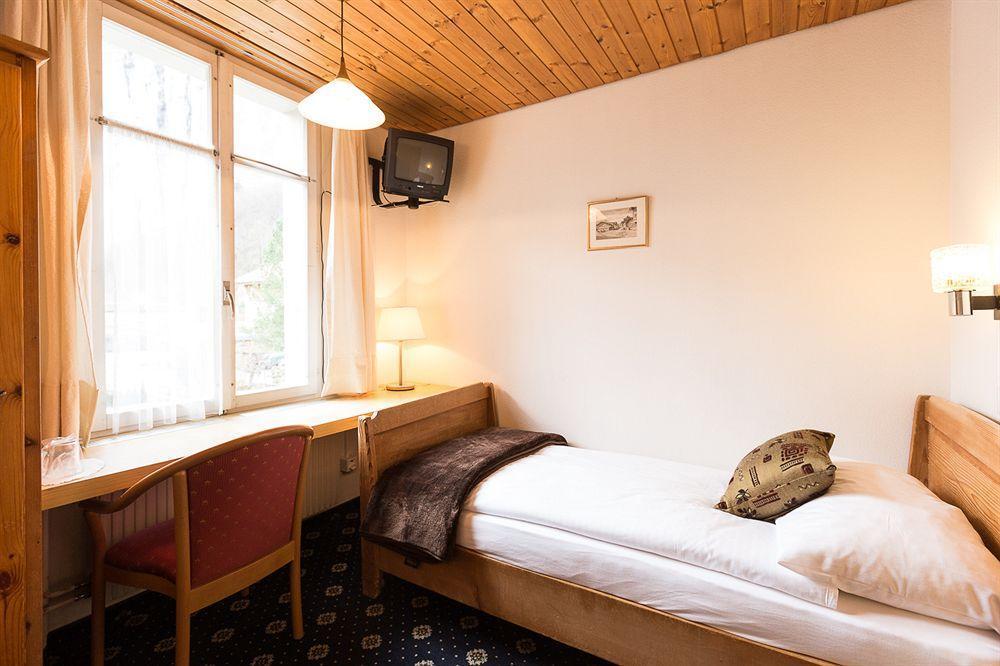 Hotel Oberland 2*