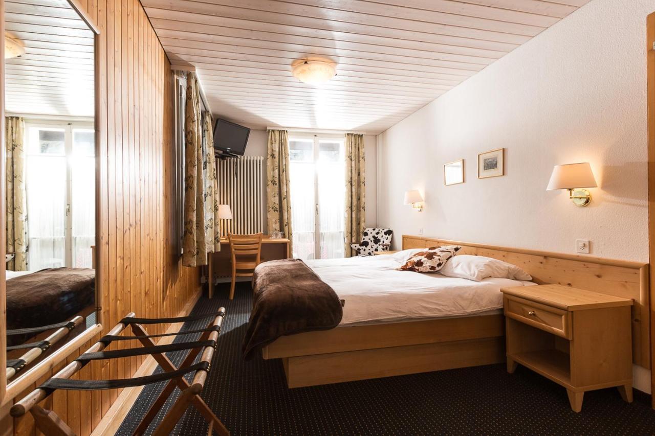 Hotel Oberland 2*